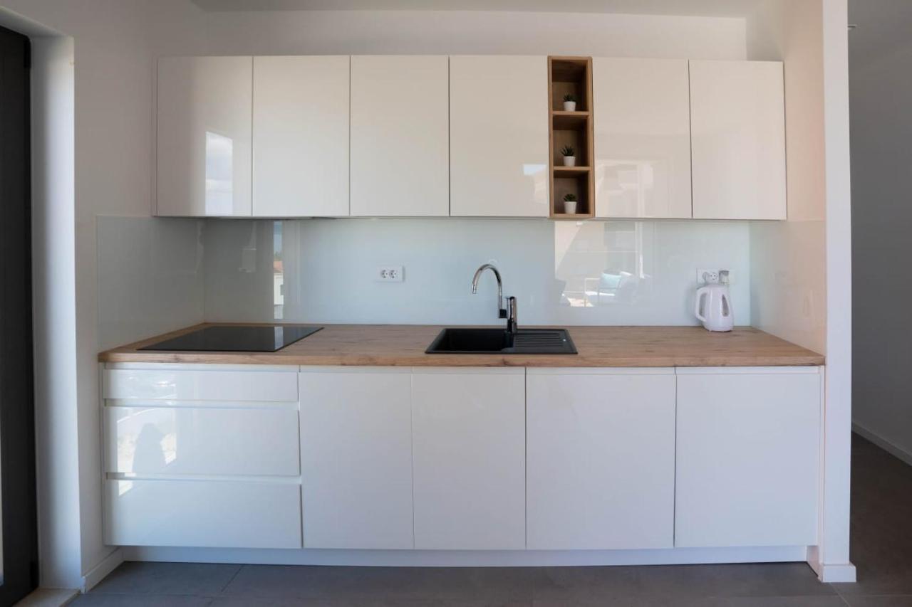 Apartmani Lara Baška Voda Exterior foto